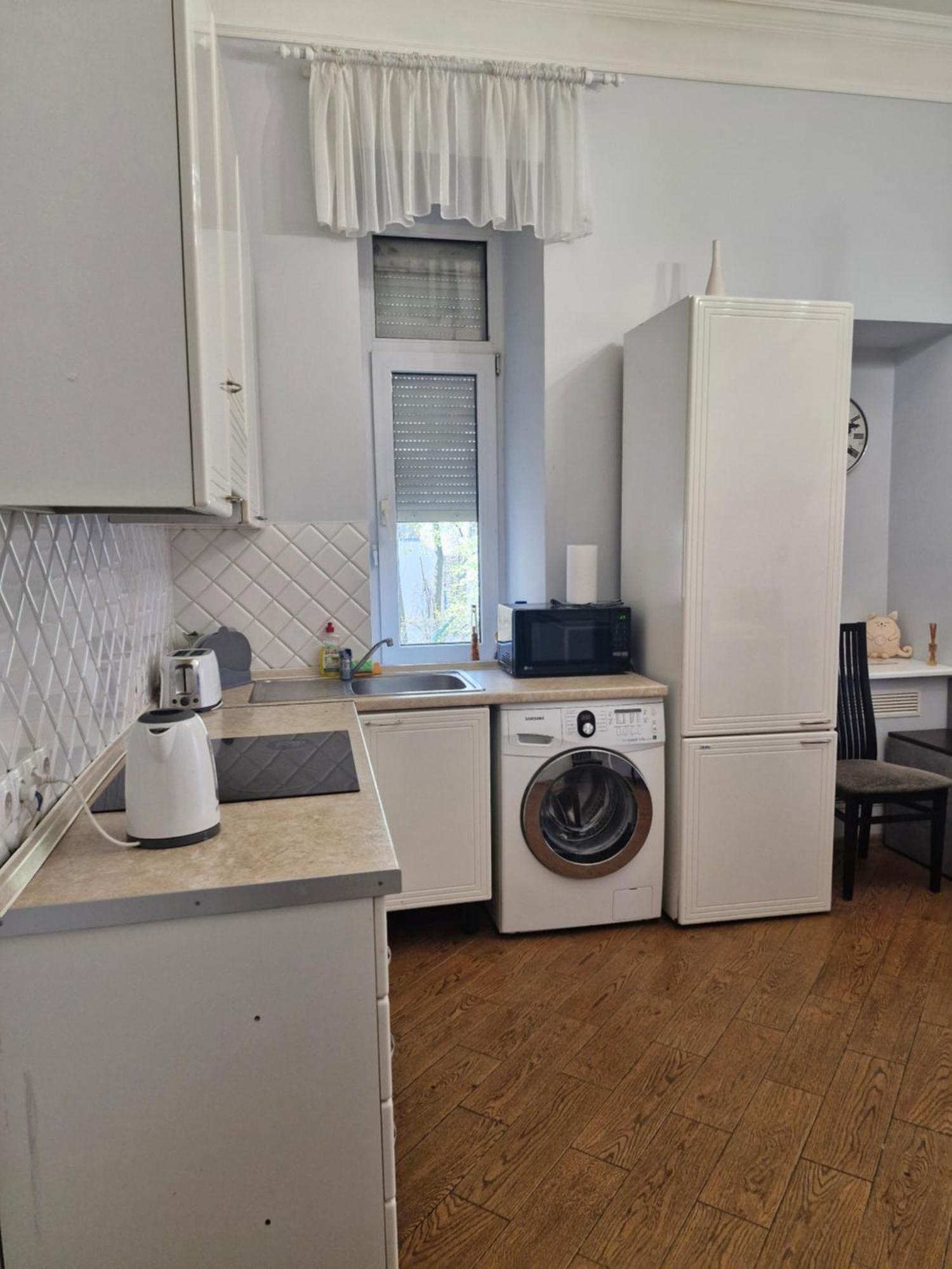 Затишна Квартира На Майдані Незалежності Kiev Bagian luar foto